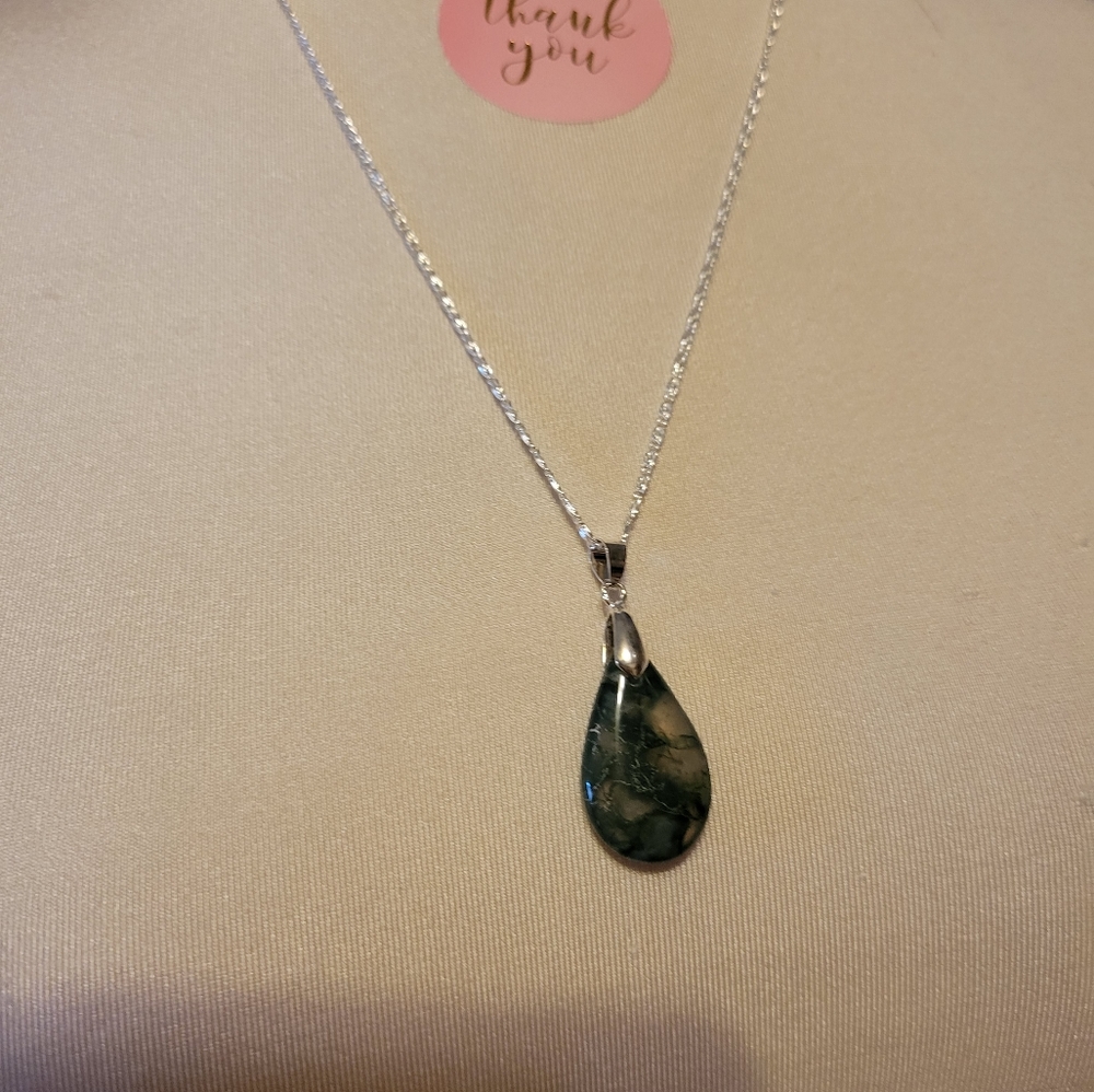 Moss Agote pendant on 925 silver chain(NWOT)